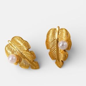Gold Leaf Pearl Earrings